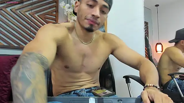 Snapshot of Ares_Stone chatting on December 2025 11:36:02 AM Ares Stone online show from December 2025 11:36:02 AM