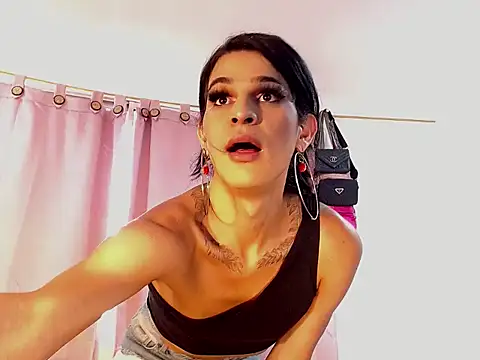 titania1502 online show from December 2025 08:35:02 PM