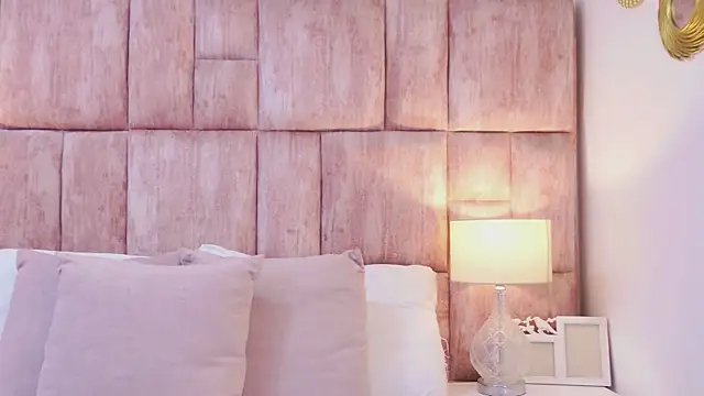 ScarlettFoox online show from April 2026 12:17:01 PM