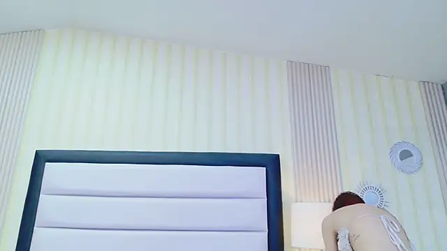 ScarlettFoox online show from April 2026 07:37:02 PM