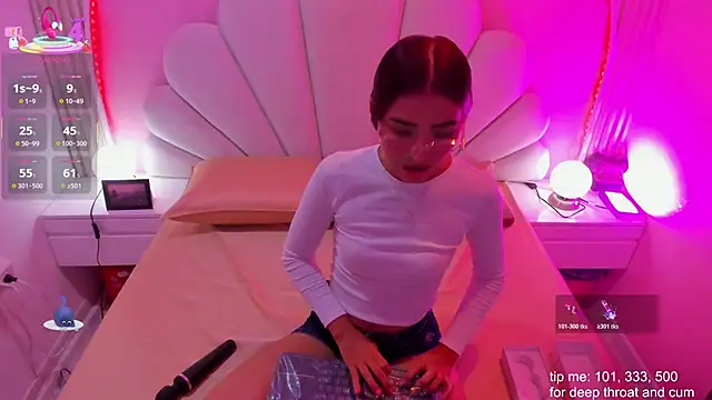 Snapshot of Ary__cherry chatting on December 2025 07:30:01 PM Ary cherry online show from December 2025 07:30:01 PM