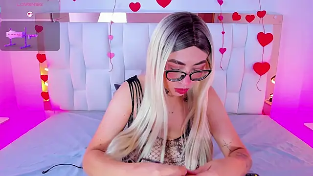 CamilleJuicy  online show from February 2026 12:16:01 PM