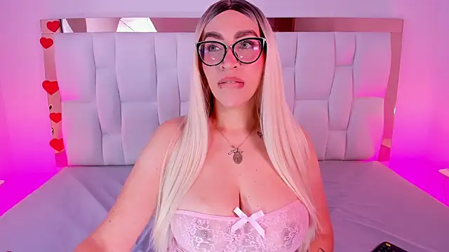 CamilleJuicy  online show from April 2026 12:06:02 PM