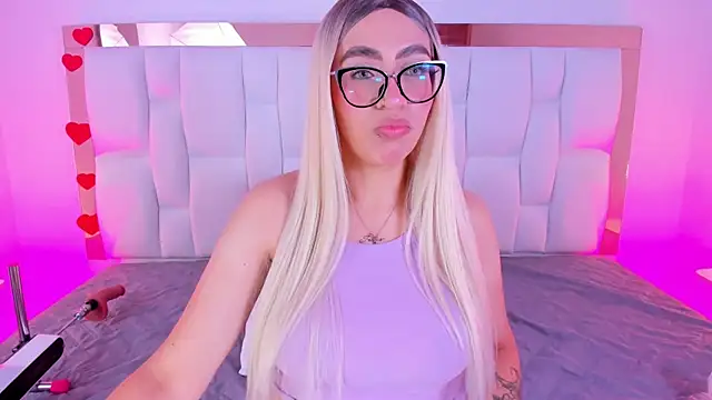 CamilleJuicy  online show from April 2026 12:50:01 PM