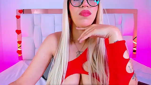 Snapshot of CamilleJuicy_ chatting on July 2026 01:11:02 PM CamilleJuicy online show from July 2026 01:11:02 PM