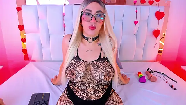 CamilleJuicy  online show from February 2026 12:29:02 PM