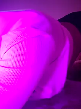 love bitessss online show from December 2025 05:58:02 PM