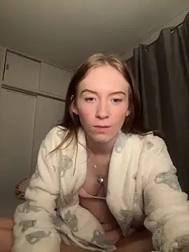 Keriacat  online show from December 2025 07:22:01 AM
