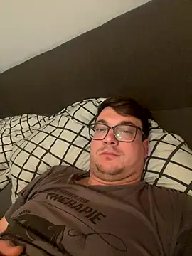 Snapshot of domigeil10 chatting on December 2025 09:08:02 PM domigeil10 online show from December 2025 09:08:02 PM