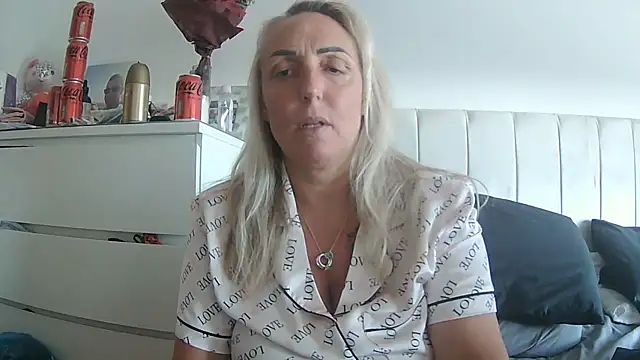 theblondecocklover online show from April 2026 05:30:01 PM