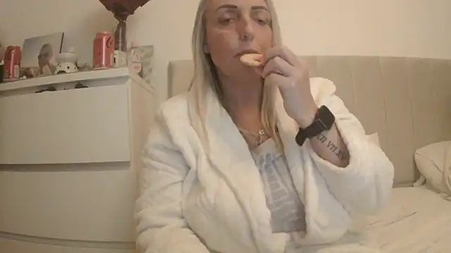 theblondecocklover online show from March 2026 09:11:01 PM