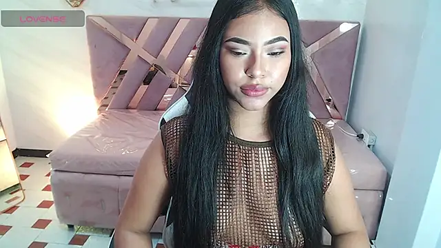 Snapshot of Kendall_Queen_v chatting on December 2025 12:05:01 AM Kendall Queen v online show from December 2025 12:05:01 AM