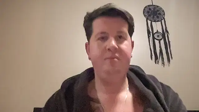 Snapshot of Gwenn-8231 chatting on December 2025 08:57:02 PM Gwenn-8231 online show from December 2025 08:57:02 PM