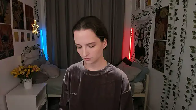 Snapshot of Ariadna_Shy chatting on September 2025 10:21:01 PM Ariadna Shy online show from September 2025 10:21:01 PM