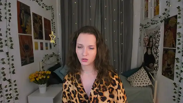 Snapshot of Ariadna_Shy chatting on December 2025 12:10:01 PM Ariadna Shy online show from December 2025 12:10:01 PM