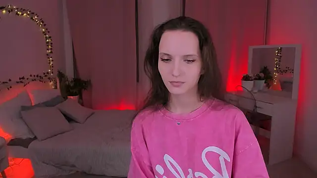 Snapshot of Ariadna_Shy chatting on January 2025 10:33:01 PM Ariadna Shy online show from January 2025 10:33:01 PM