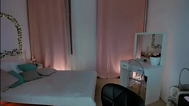 Snapshot of Ariadna_Shy chatting on March 2025 12:23:02 AM Ariadna Shy online show from March 2025 12:23:02 AM