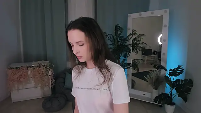 Snapshot of Ariadna_Shy chatting on October 2025 09:05:02 PM Ariadna Shy online show from October 2025 09:05:02 PM