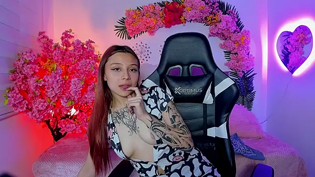 Snapshot of Nickie_reed_ chatting on May 2026 09:44:01 PM Nickie reed online show from May 2026 09:44:01 PM