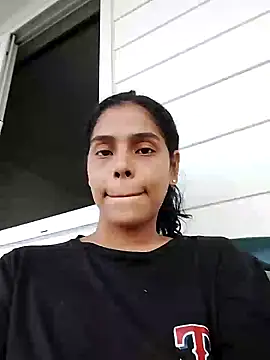 Emily hot26 online show from December 2025 09:39:01 PM