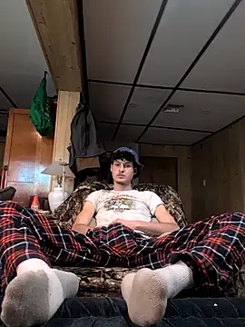 Snapshot of B8RHUNG chatting on December 2025 07:52:02 PM B8RHUNG online show from December 2025 07:52:02 PM