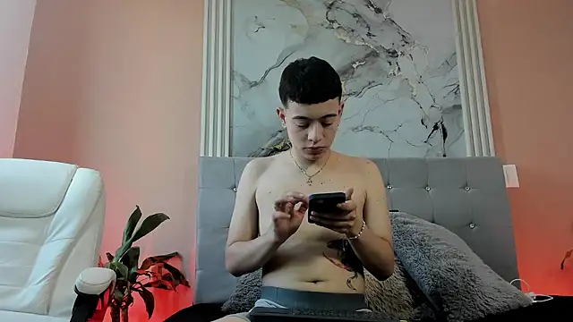 alex xhunter online show from April 2026 07:50:01 PM