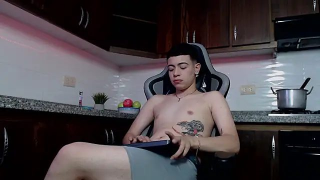 alex xhunter online show from April 2026 07:15:02 PM