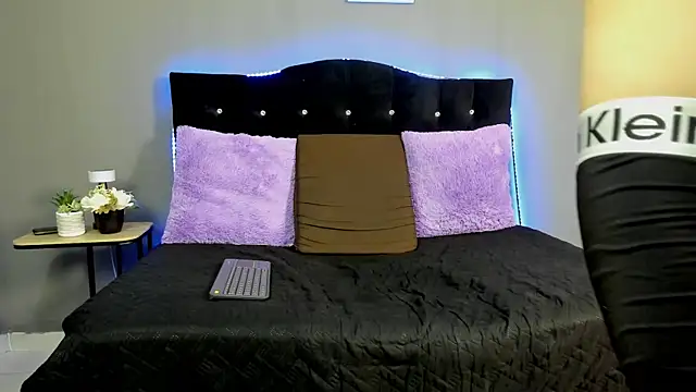 alex xhunter online show from April 2026 07:20:02 PM