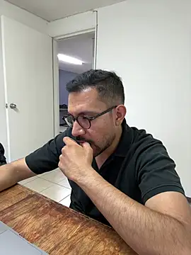 AdrianGarcia89 online show from May 2026 01:10:02 AM