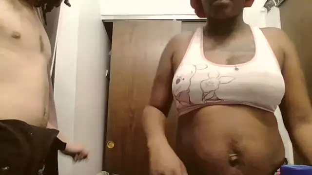 Snapshot of eXoTicCaNnIe chatting on December 2025 03:00:01 AM eXoTicCaNnIe online show from December 2025 03:00:01 AM