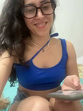 LatinDoll8 online show from April 2026 12:39:01 AM