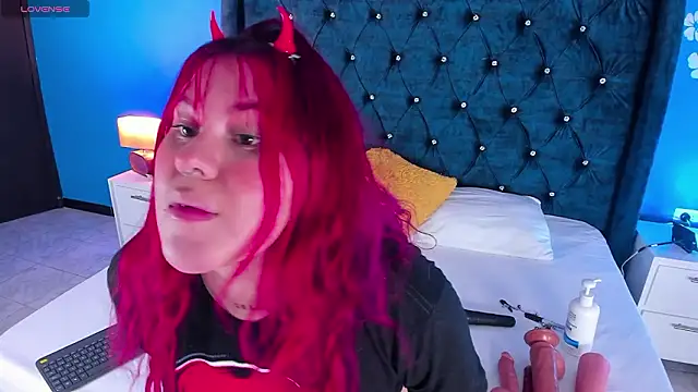 Issa Clark01 online show from March 2026 12:27:02 AM