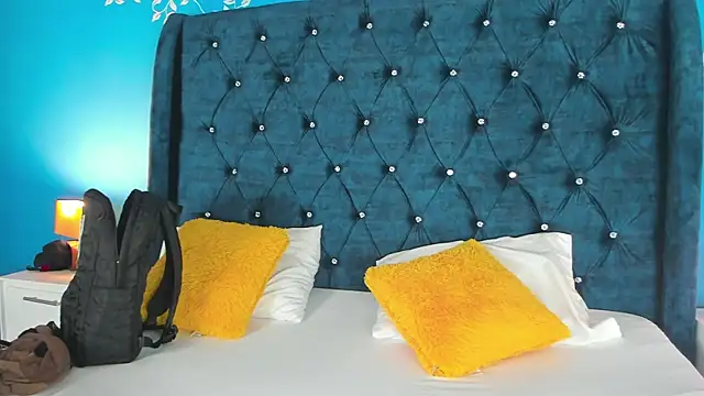 Issa Clark01 online show from February 2026 09:25:01 PM