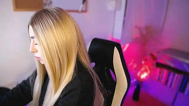 channel blondee online show from May 2026 11:51:02 PM