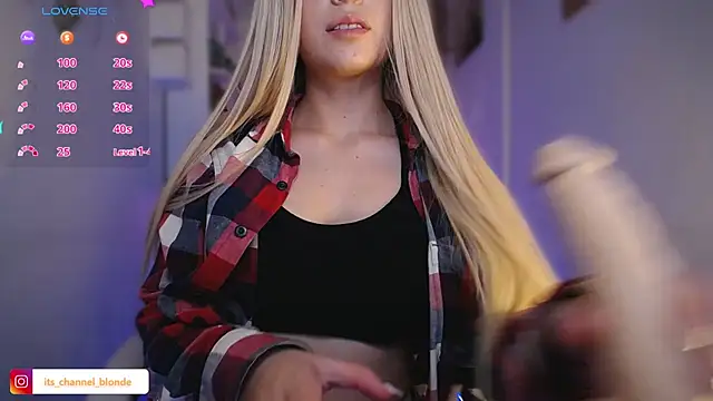 Snapshot of channel_blondee chatting on December 2025 05:12:02 AM channel blondee online show from December 2025 05:12:02 AM