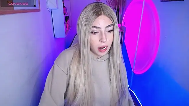 channel blondee online show from April 2026 08:35:01 PM