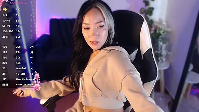 viicky r online show from May 2026 08:37:02 PM