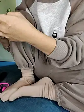 hi-miki online show from January 2026 03:00:02 AM