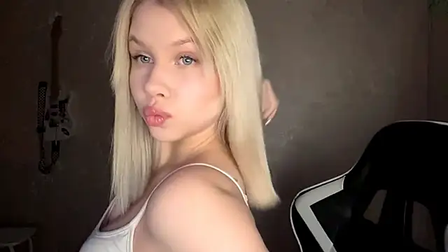 YourMoor online show from December 2025 03:37:01 PM