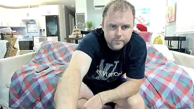 Studmuffin4you online show from February 2026 12:22:02 AM