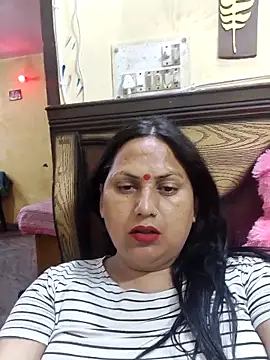 Hotmylips online show from April 2026 03:05:01 PM