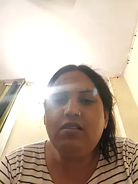 Hotmylips online show from April 2026 05:18:01 PM