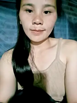 Snapshot of Uzi-na chatting on December 2025 01:05:02 PM Uzi-na online show from December 2025 01:05:02 PM