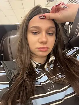 Niki Hug online show from January 2026 06:20:02 AM