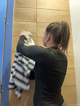 Niki Hug online show from January 2026 10:22:02 AM