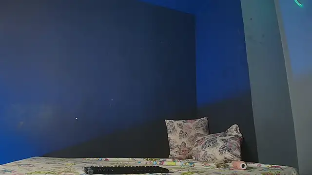 saramaartinez online show from December 2025 12:18:01 PM