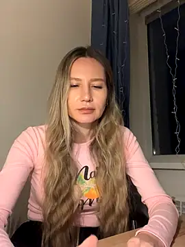 1Moonlight1 online show from December 2025 05:38:01 PM