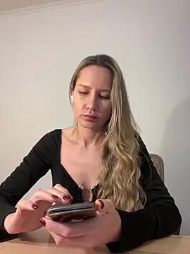 1Moonlight1 online show from February 2026 12:19:02 AM