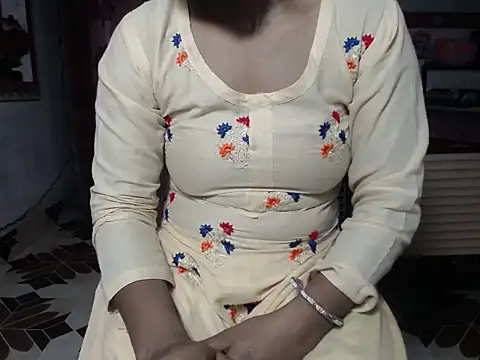 Snapshot of surbhi01 chatting on May 2026 06:57:01 AM surbhi01 online show from May 2026 06:57:01 AM