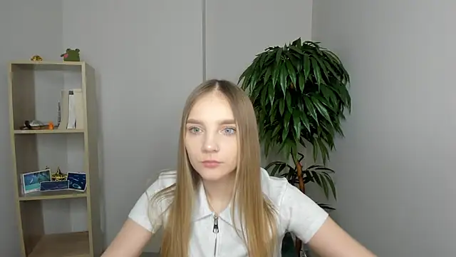 TonaSaether online show from December 2025 05:32:01 AM